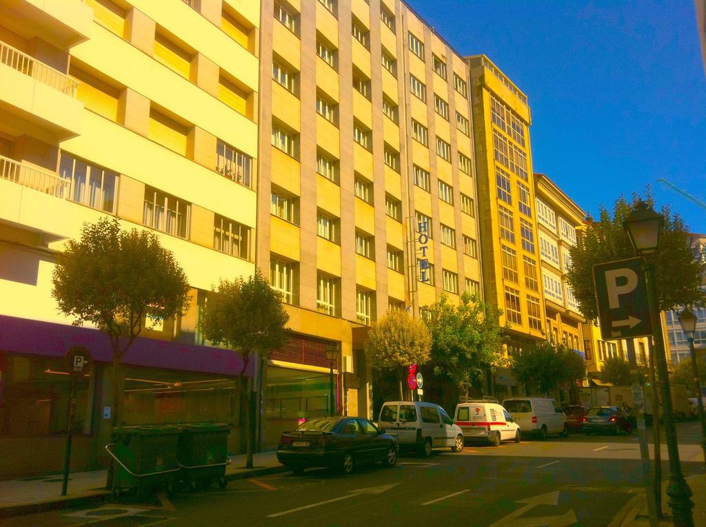 ホテル ヘルミレス サンティアゴ・デ・コンポステーラ エクステリア 写真